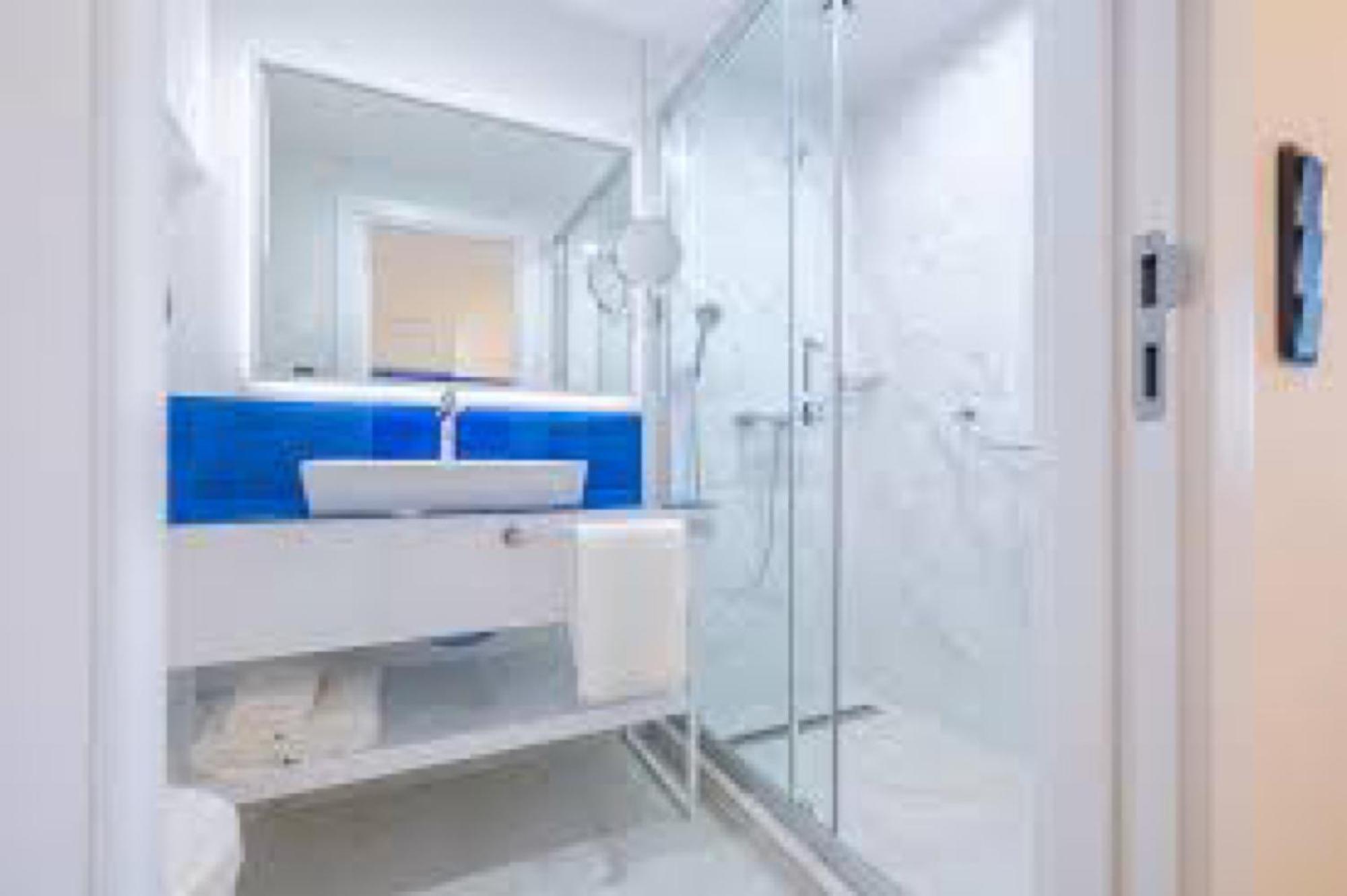 バトゥーミ Sea View Orbi Cityアパートホテル エクステリア 写真