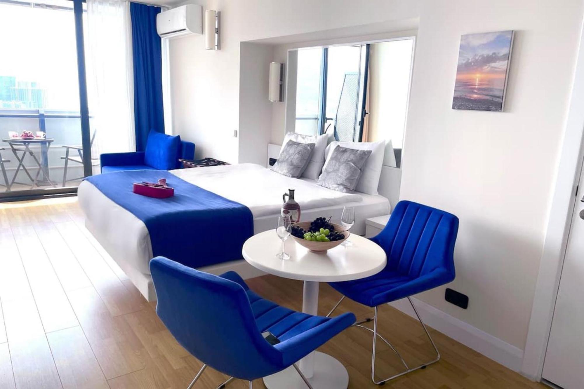 バトゥーミ Sea View Orbi Cityアパートホテル エクステリア 写真