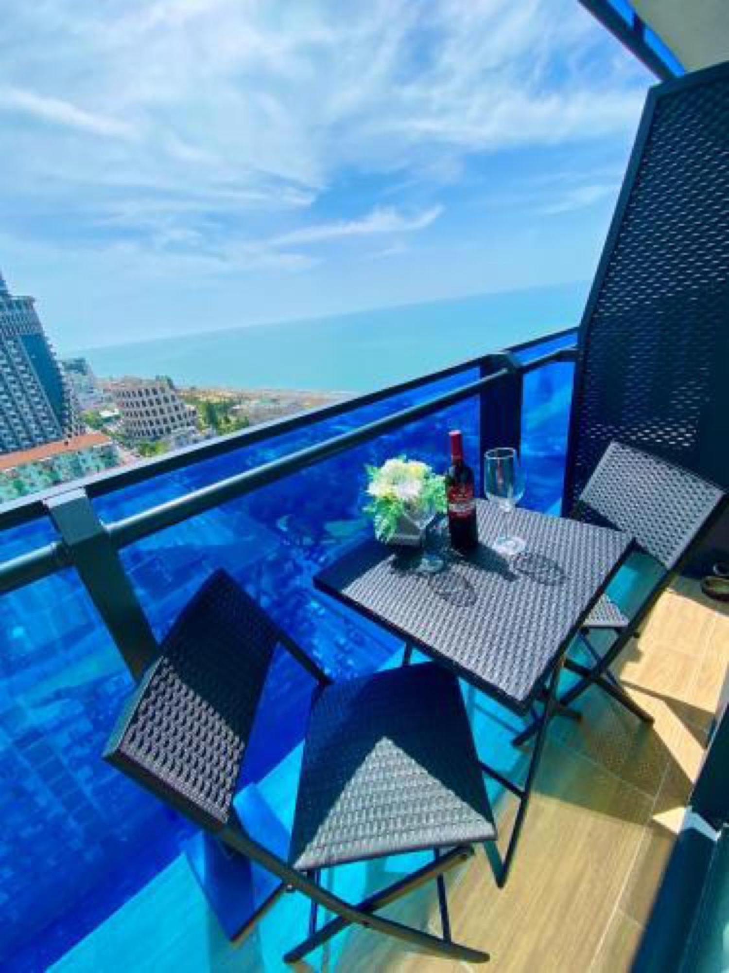 バトゥーミ Sea View Orbi Cityアパートホテル エクステリア 写真